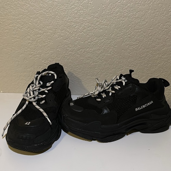 Balenciaga Triple S Sneakers - Picture 5 of 9